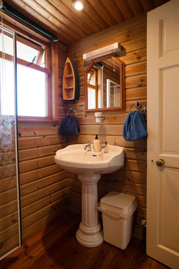 Heatherbell Cottage Guest Accommodation เวสต์เบย์ ภายนอก รูปภาพ